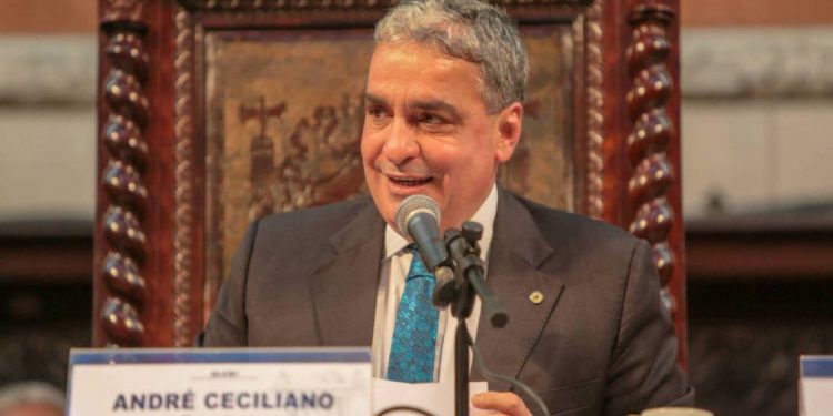 Alerj derruba 14 vetos de Claudio Castro