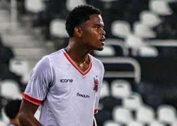 Botafogo acerta contratação do zagueiro Lucas Mezenga, do Nova Iguaçu