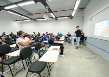 Secretaria de Esporte e Lazer promove capacitação para atendimento a pessoas com deficiência