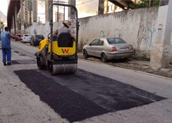 Prefeitura de Duque de Caxias recupera vias com asfalto nos distritos