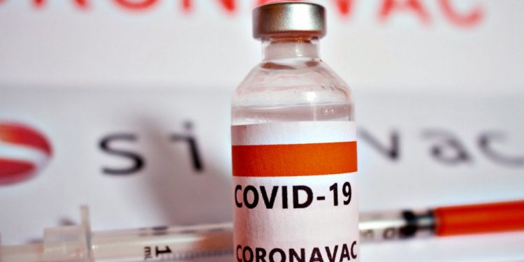 Nova Iguaçu e outros 3 municípios da Baixada não contam com segunda dose de Coronavac