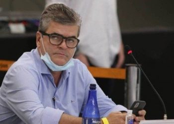 Internado com Covid-19, prefeito de Duque de Caxias diz que está estável