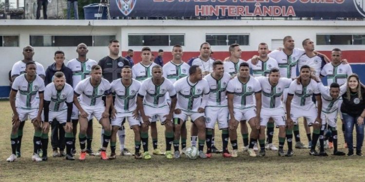 Crocodilos formado por PMs do 39º BPM, brilha no futebol amador