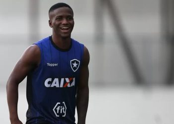 Atualmente na Espanha, jogador revelado no Nova Iguaçu está perto de voltar ao Botafogo