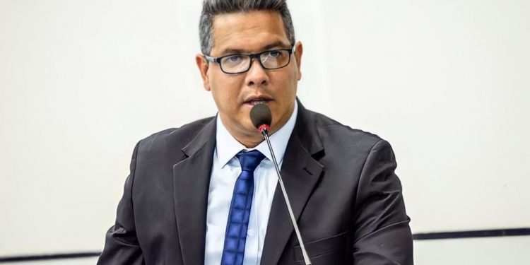 Nomeações para a Câmara de Mesquita serão devassadas por investigação: Suspeitas são de assessores fantasmas e “rachadinha”