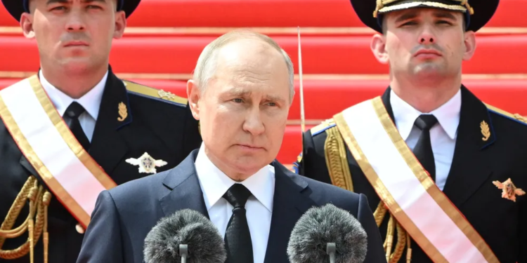 Paramos uma guerra civil, diz Putin a tropas após motim do grupo Wagner