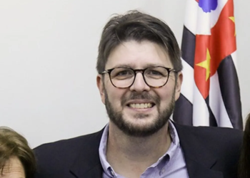 Lesa Pátria: quem é o radialista que assumiu no ar financiar ato golpista de 8 de janeiro