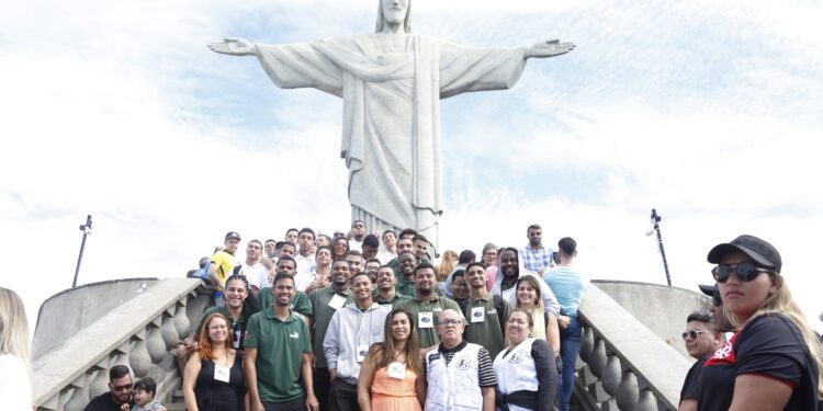 Projeto Circuito Cultural leva jovens ao Cristo Redentor