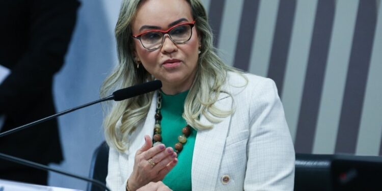 Daniela Carneiro se reunirá com Lula nesta quinta e entregará carta de demissão, diz Waguinho