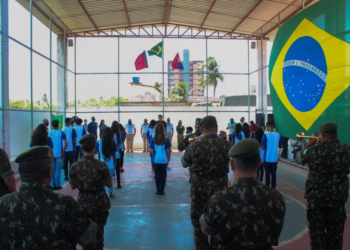 Governo decide encerrar programa de escolas cívico-militares