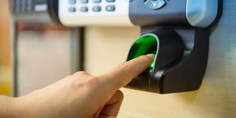 MPRJ ajuíza ação contra Queimados por descumprimento do compromisso de implementar sistema eletrônico de ponto