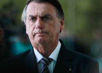 Mala com presentes oficiais estava no avião que levou Bolsonaro aos EUA no fim de dezembro, diz PF