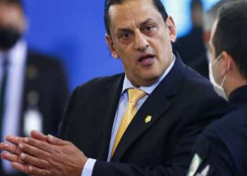 Wassef tenta isentar Bolsonaro, mas versão é classificada como ‘fantasiosa’ e ‘hilária’ pela PF