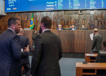 Alerj aprova projeto de lei que garante passe livre para maiores de 60 anos nos trens, barcas e metrô