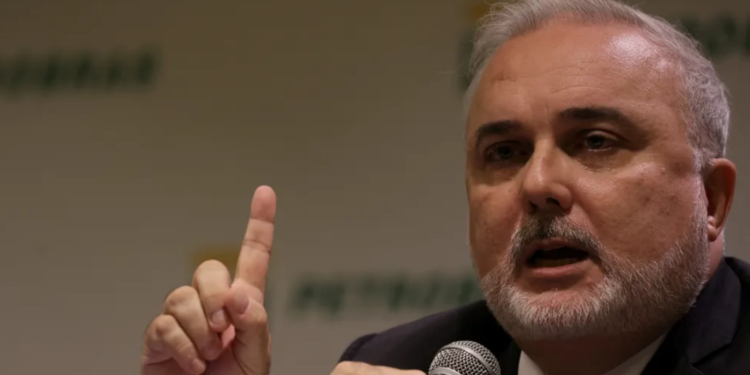 Presidente da Petrobras diz que reajustes nos preços de combustíveis mostram que nova política ‘passou no teste’