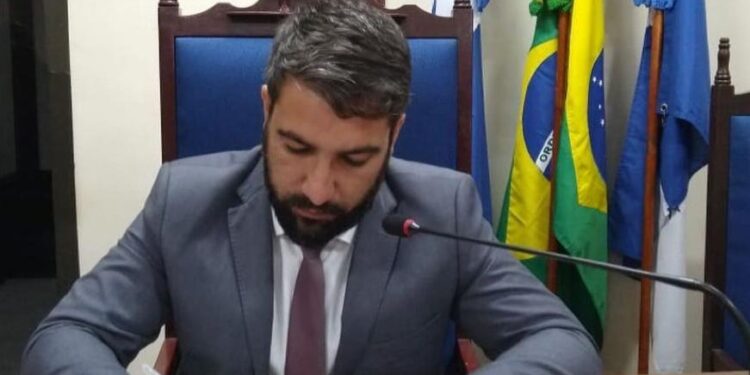 Dário retorna ao mandato e Maconato volta a ser suplente