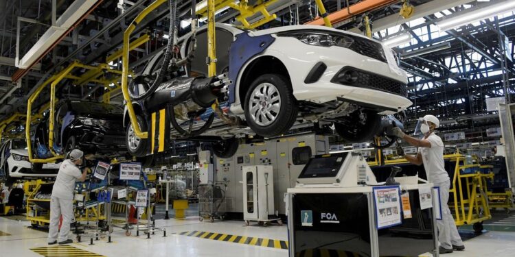 Atividade econômica tem alta de 0,44% em julho