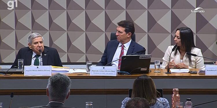 Heleno diz que presença de Cid em suposta reunião golpista de Bolsonaro com comandantes é ‘fantasia’