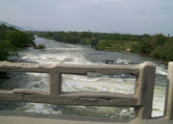 Mulher se joga da ponte do Rio Guandu, na Baixada