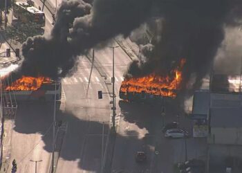 Recorde de 35 ônibus queimados em 1 dia no Rio afeta passageiros e gera prejuízo de mais de R$ 35 milhões