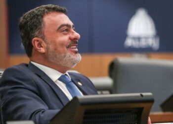 Deputados estaduais querem discutir em Brasília redução da dívida ativa do Estado