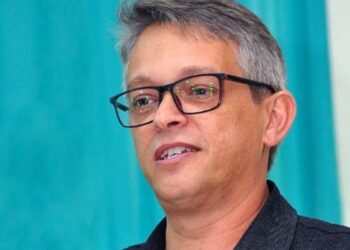 Justiça pode rasgar cheque em branco dado pela Câmara ao prefeito de Queimados: Ação popular já tem parecer favorável do MP