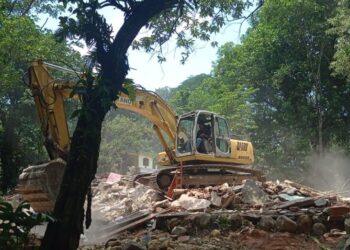 Seas e Inea realizam operação contra construções irregulares em Guapimirim