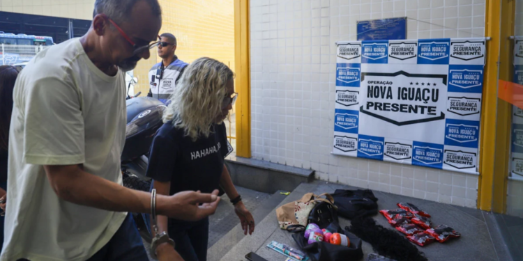 Três idosas são presas após furtar celulares em Nova Iguaçu