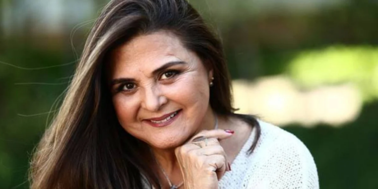 ‘Foi uma escolha de vida’: atriz Elizângela conta como decidiu morar em Guapimirim