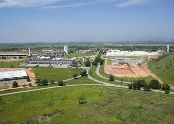 Viaduto na via Dutra vai facilitar acesso de caminhões ao Pólo Industrial de Queimados