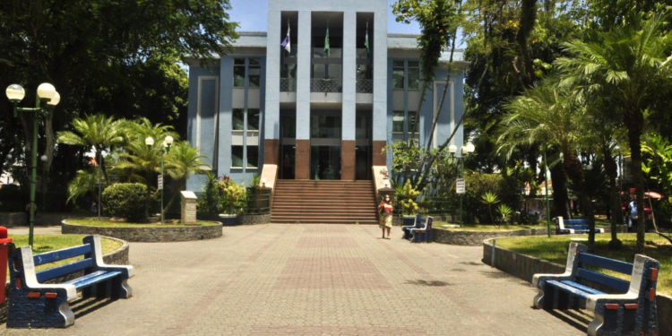 AÇÃO JUDICIAL E MEDIDAS ADMINISTRATIVAS EM MAGÉ CONTRA ENEL POR FALHAS NA PRESTAÇÃO DE SERVIÇO ESSENCIAL DE ENERGIA