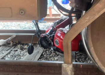 Motociclista é atropelado por trem em ramal de Belford Roxo