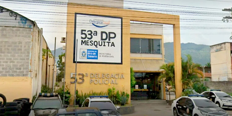 Menino que foi baleado por um amigo com a arma do pai em Mesquita faleceu após passar mais de um mês internado.