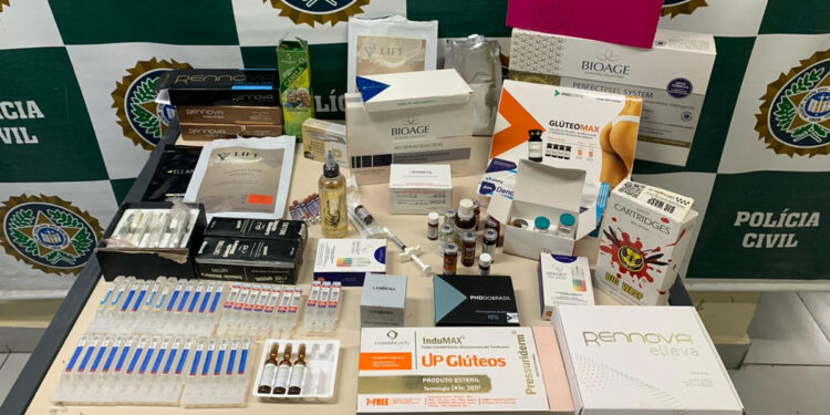 Na Zona Oeste, uma mulher que se passava por biomédica foi detida e uma clínica clandestina foi fechada.