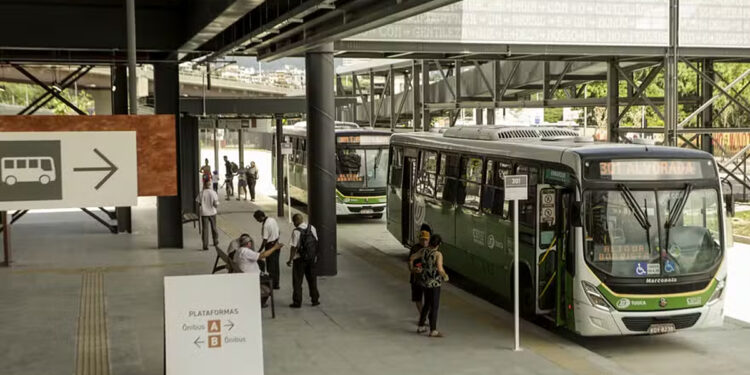 A partir de sábado, o Terminal Gentileza será o ponto final de cinco linhas de ônibus.