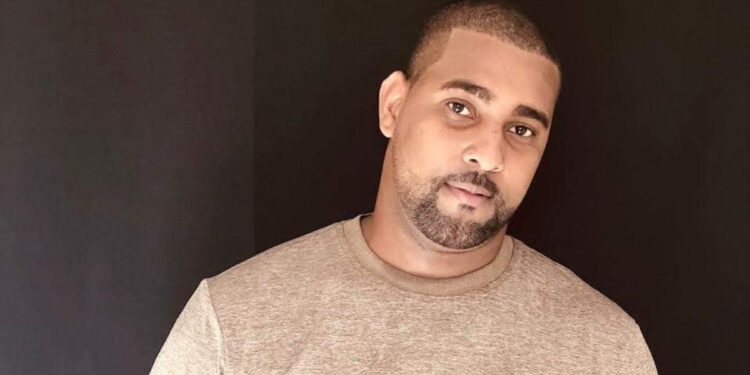 Edson Caldas, ator que está desaparecido desde o dia 8 de fevereiro, é visto em Japeri.