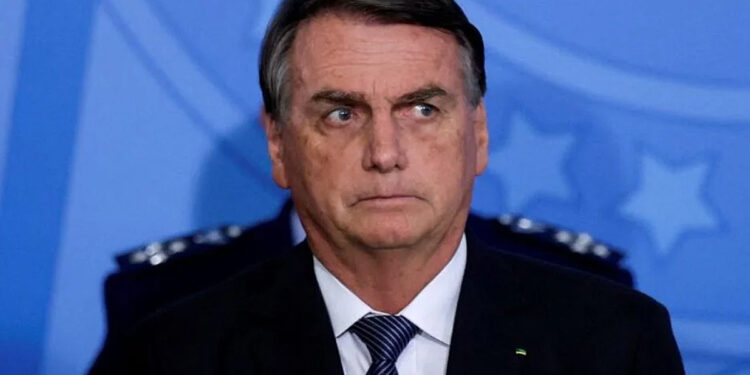 Polícia Federal intima Jair Bolsonaro a prestar depoimento sobre atos considerados golpistas.