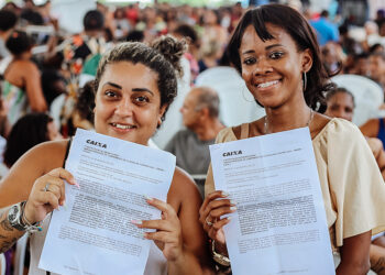 Magé comemora a entrega de 832 novas residências.