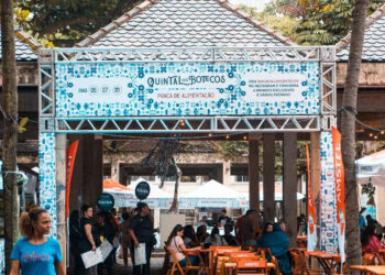 Em Duque de Caxias, o evento Quintal dos Botecos combina música e gastronomia.