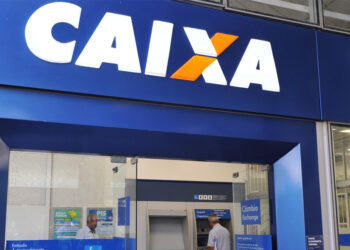 Banco é obrigado a reembolsar vítima por valor sacado por golpista acima do limite diário.