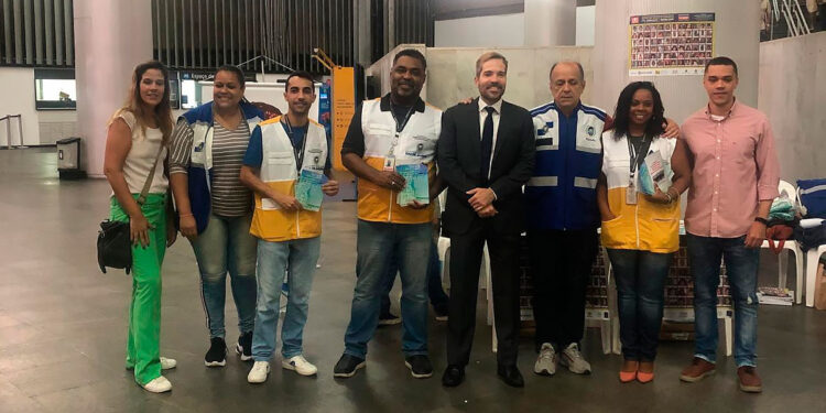 Governo, Defensoria Pública e MetrôRio se juntam em iniciativas de conscientização sobre desaparecimentos.