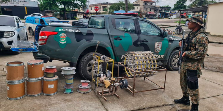 Uma fábrica clandestina de linha chilena foi fechada na Baixada.