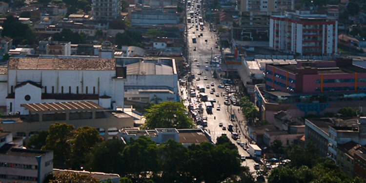 Polícia Militar inicia operação após tiroteio em comunidades da Zona Norte.