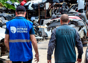 Operação Desmonte fecha dois ferros-velhos em Campo Grande, Zona Oeste do Rio.