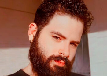Após morte de estudante, universidade suspende as aulas e a prefeitura decreta luto.