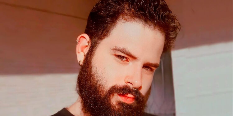 Após morte de estudante, universidade suspende as aulas e a prefeitura decreta luto.