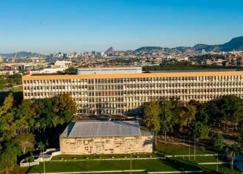 Apesar das greves em outras universidades federais,professores da UFRJ optaram por não iniciar a paralisação.