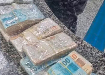 Motorista é parado com R$ 175 mil em espécie na Avenida Brasil e afirma que dinheiro pertencia a um deputado federal.