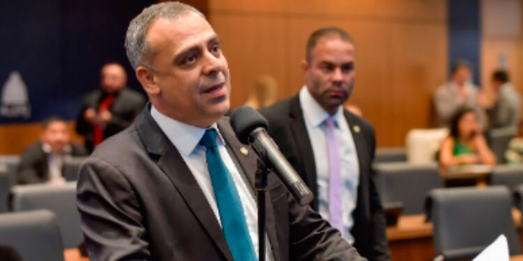 Alerj aprova lei que facilita a localização de veículos rebocados.