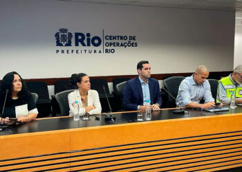 Faixa seletiva da Av. Brasil poderá ser utilizada por carros e motos fora dos horários de pico.